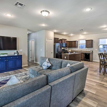 Buda Home With Smart Tv About 19 Mi To Downtown Austin Bagian luar foto