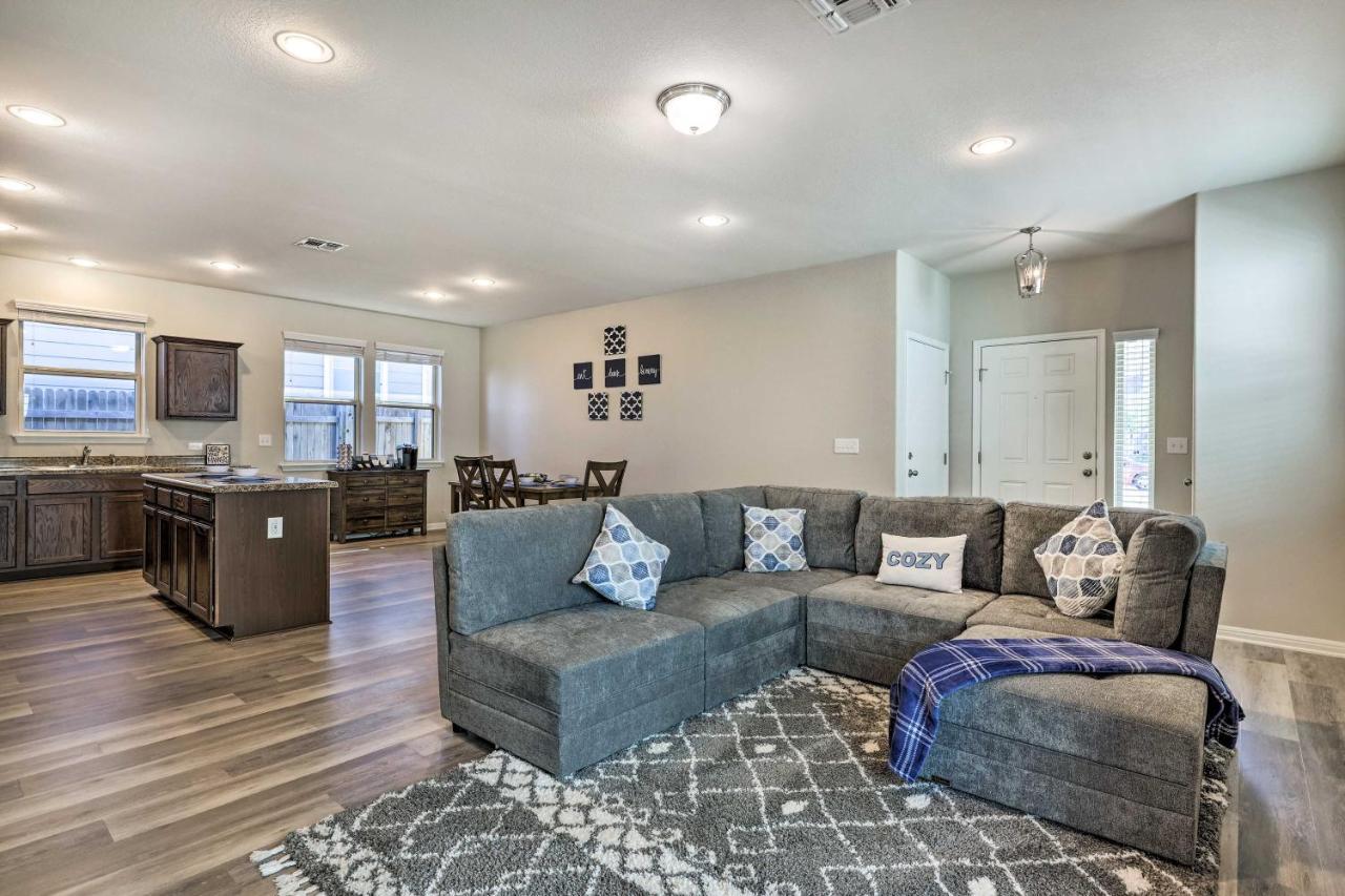 Buda Home With Smart Tv About 19 Mi To Downtown Austin Bagian luar foto