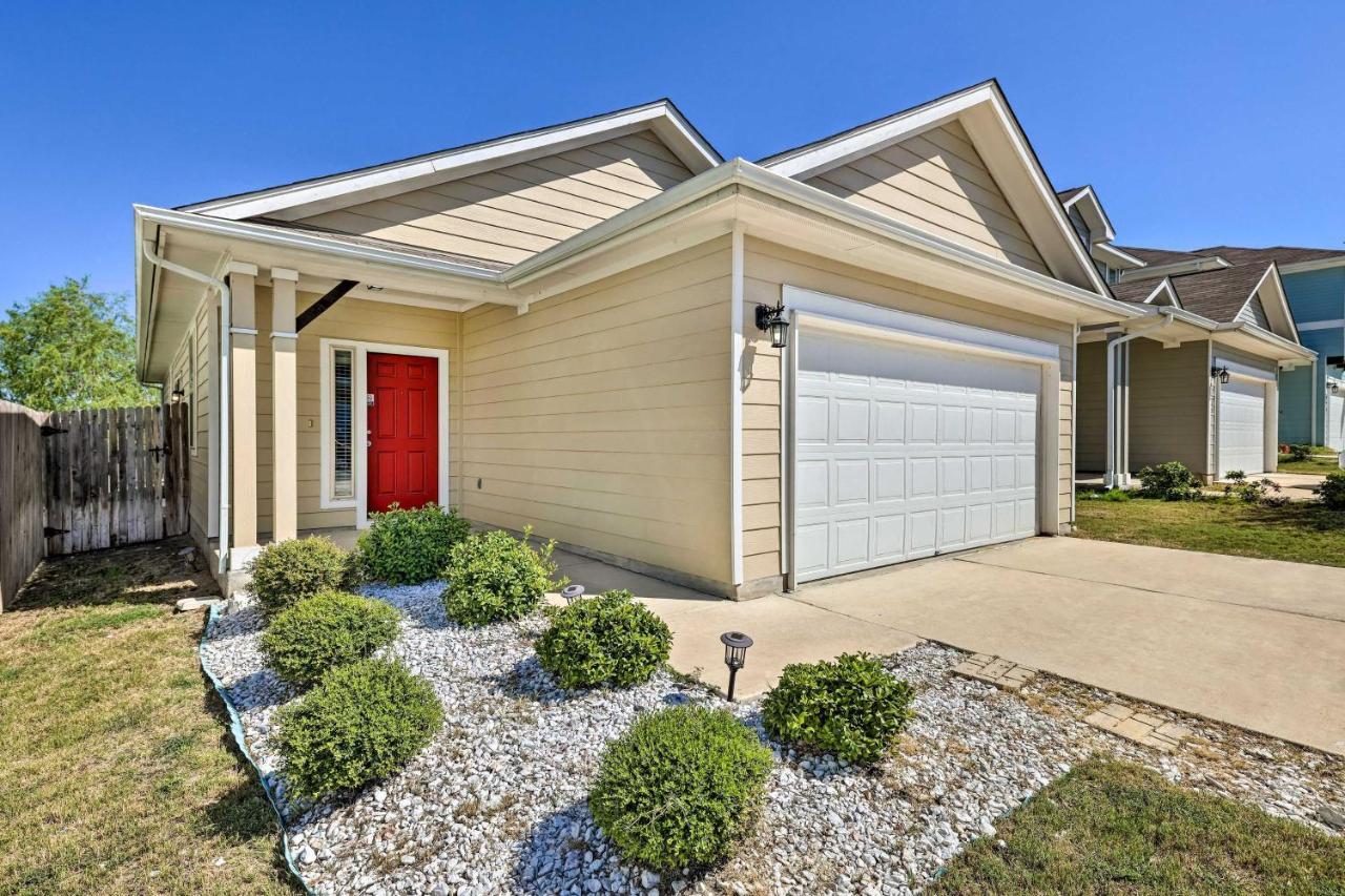 Buda Home With Smart Tv About 19 Mi To Downtown Austin Bagian luar foto