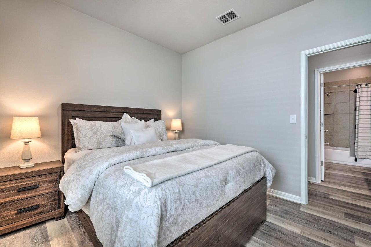 Buda Home With Smart Tv About 19 Mi To Downtown Austin Bagian luar foto